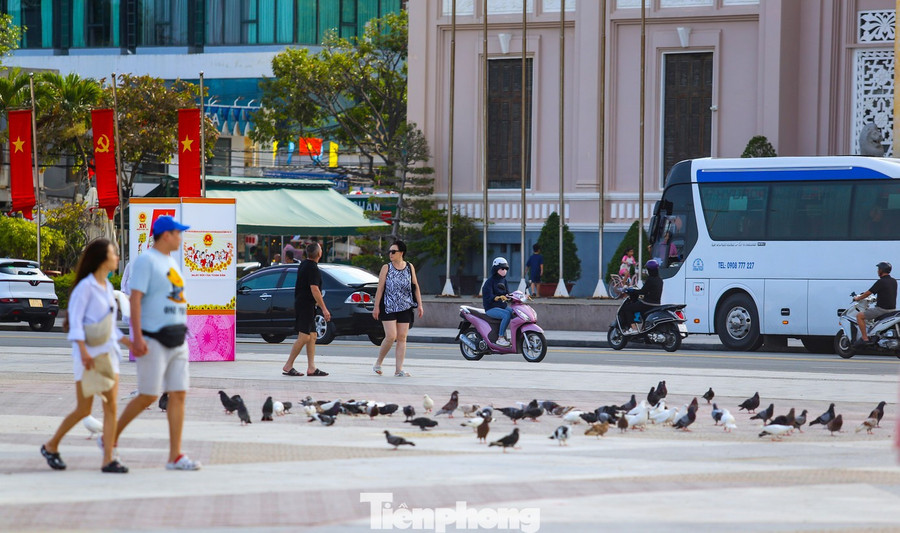 Tỉnh Khánh Hòa từ lâu đã được biết đến là biển đảo hàng đầu cả nước. Tỉnh đặt mục tiêu đưa du lịch trở thành ngành kinh tế mũi nhọn, xây dựng địa phương thành trung tâm du lịch biển quốc tế, hướng tới đón 33 triệu lượt khách và 9 tỷ USD doanh thu vào năm 2030.