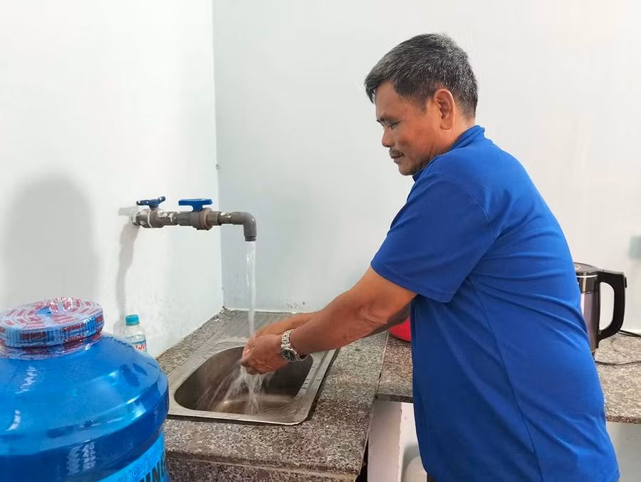 Mở rộng mạng lưới cấp nước sạch sinh hoạt là một trong những nhiệm vụ trọng tâm của xã Ân Hảo nhằm hoàn thiện tiêu chí và sớm đạt chuẩn xã nông thôn mới nâng cao. Ảnh: Trọng Lợi