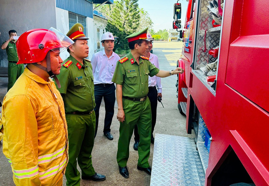 Phòng Cảnh sát phòng cháy, chữa cháy và cứu nạn, cứu hộ (Công an tỉnh) tiến hành kiểm tra phương tiện chữa cháy tại các đơn vị thường trực phòng cháy, chữa cháy.