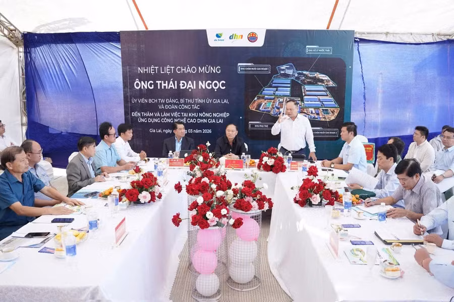 Ông Dương Mah Tiệp, Phó Chủ tịch UBND tỉnh Gai Lai phát biểu tại buổi làm việc.