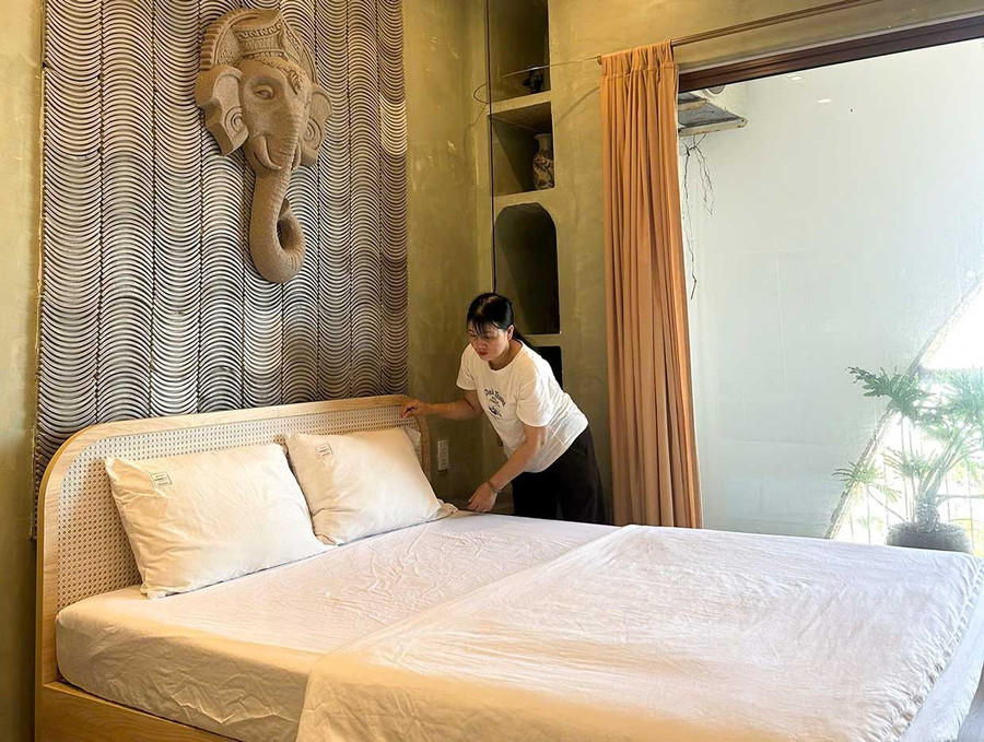 Công ty TNHH Du lịch Hướng Dương (phường Quy Nhơn Đông) nâng cấp phòng nghỉ, nâng cao chất lượng dịch vụ đón khách Năm Du lịch quốc gia 2026. Ảnh: Đoan Ngọc