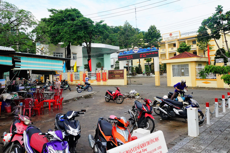 Trung tâm hành chính đặc khu Kiên Hải (An Giang) nằm ở trung tâm đảo Hòn Tre. ẢNH: MAI THANH HẢI Trung tâm hành chính đặc khu Kiên Hải (An Giang) nằm ở trung tâm đảo Hòn Tre. ẢNH: MAI THANH HẢI