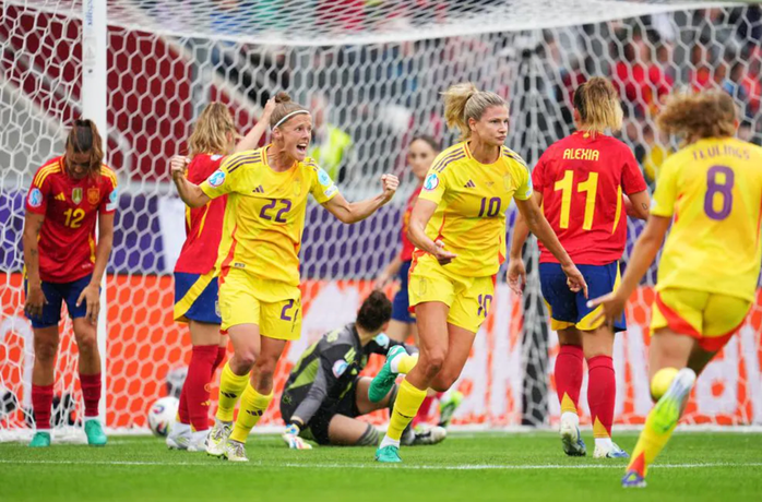 Justine Vanhaevermaet gỡ hòa 1-1 cho tuyển Bỉ chỉ sau hai phút Justine Vanhaevermaet gỡ hòa 1-1 cho tuyển Bỉ chỉ sau hai phút