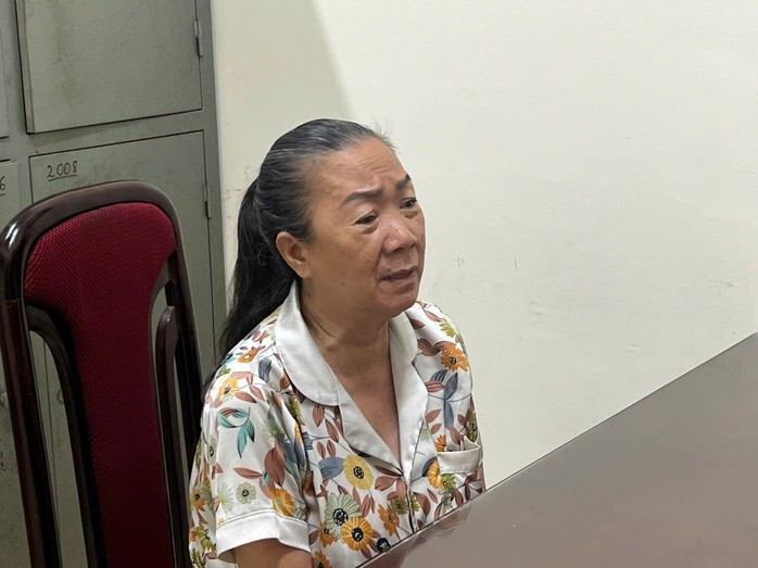 Nguyễn Thị Hạnh tại cơ quan công an. Nguyễn Thị Hạnh tại cơ quan công an.