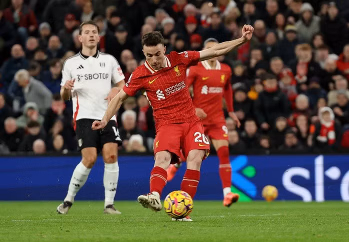 Diogo Jota trong màu áo Liverpool