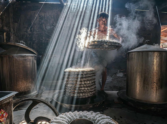 ស្នាដៃ Tác phẩm "Bánh hỏi" của tác giả Đặng Hoài Anh. Ảnh: FBNV