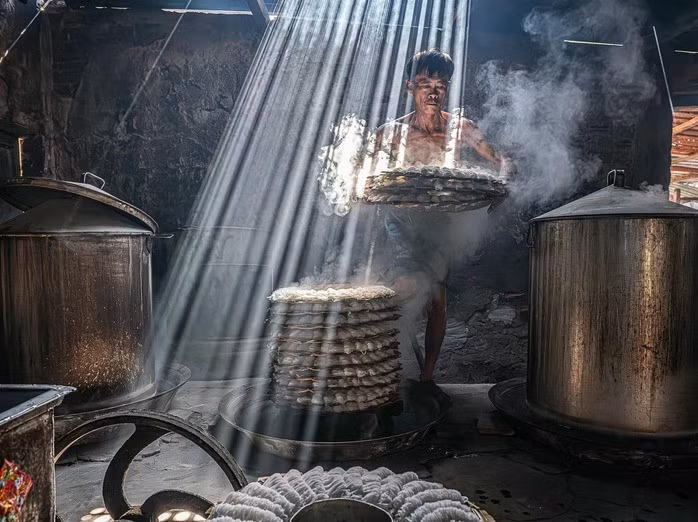 Tác phẩm "Bánh hỏi" của tác giả Đặng Hoài Anh. Ảnh: FBNV