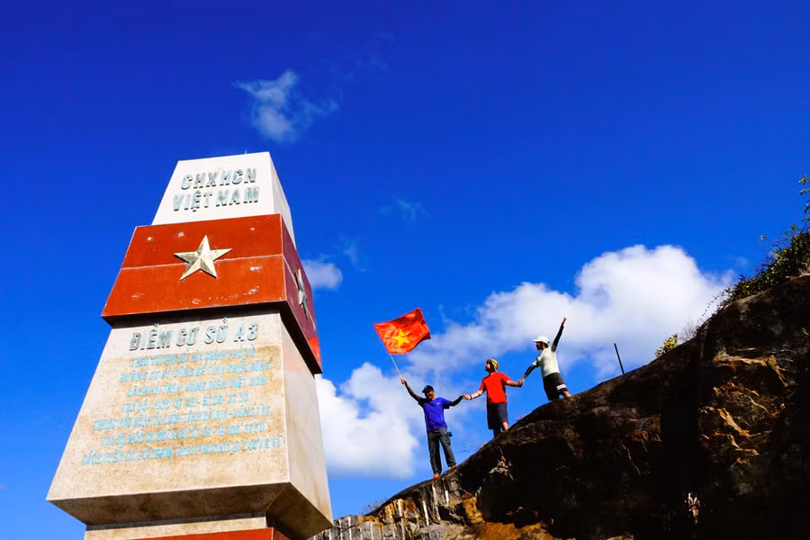 Mốc chủ quyền điểm cơ sở A3 trên hòn Tài Lớn (đặc khu Côn Đảo).