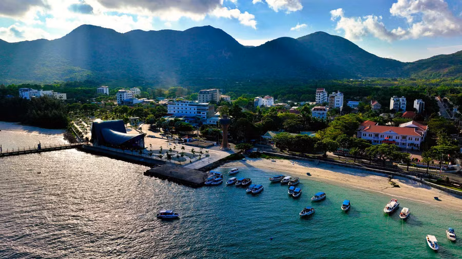 Bến tàu du lịch Côn Đảo, cạnh đường Tôn Đức Thắng. ẢNH: ĐỘC LẬP