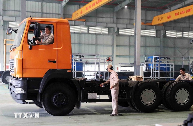 Nhà máy liên doanh sản xuất, lắp ráp ôtô Maz Asia tại Hưng Yên có công suất 1.500 xe/năm. Ảnh: TTXVN nha-maydd.jpg