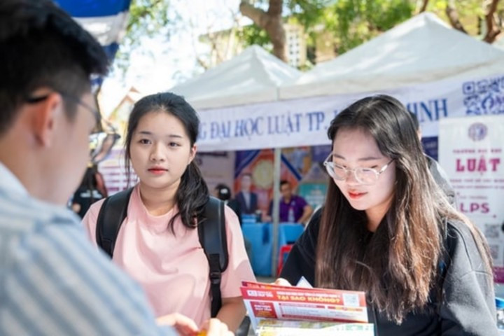 Nhiều trường đại học top đầu đào tạo ngành Báo chí, Truyền thông thông báo sử dụng phương thức xét học bạ. tuyensinh.jpg