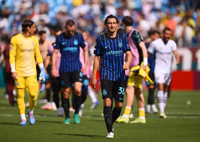 Inter Milan thất bại toàn diện cả mùa giải 2024-2025