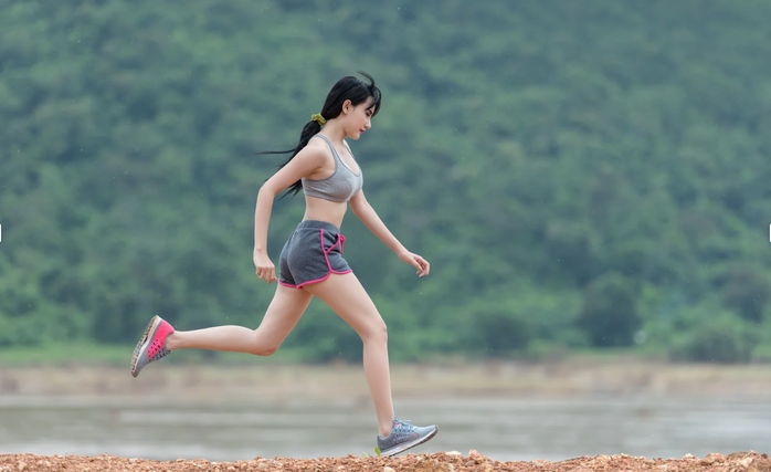 Chạy bộ vì sức khoẻ là xu hướng tích cực nhưng nếu thiếu chuẩn bị hoặc phớt lờ các dấu hiệu cảnh báo, người chạy có thể đối mặt với nguy hiểm Chạy bộ vì sức khoẻ là xu hướng tích cực nhưng nếu thiếu chuẩn bị hoặc phớt lờ các dấu hiệu cảnh báo, người chạy có thể đối mặt với nguy hiểm