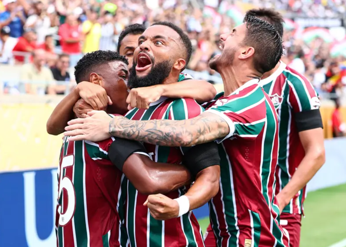 Fluminense giành vé bán kết đầu tiên Fluminense giành vé bán kết đầu tiên