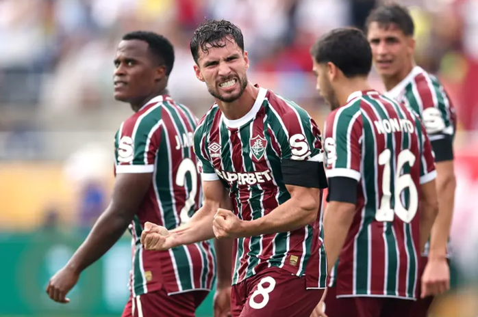 Matheus Martinelli (8) mở tỉ số cho Fluminense Matheus Martinelli (8) mở tỉ số cho Fluminense