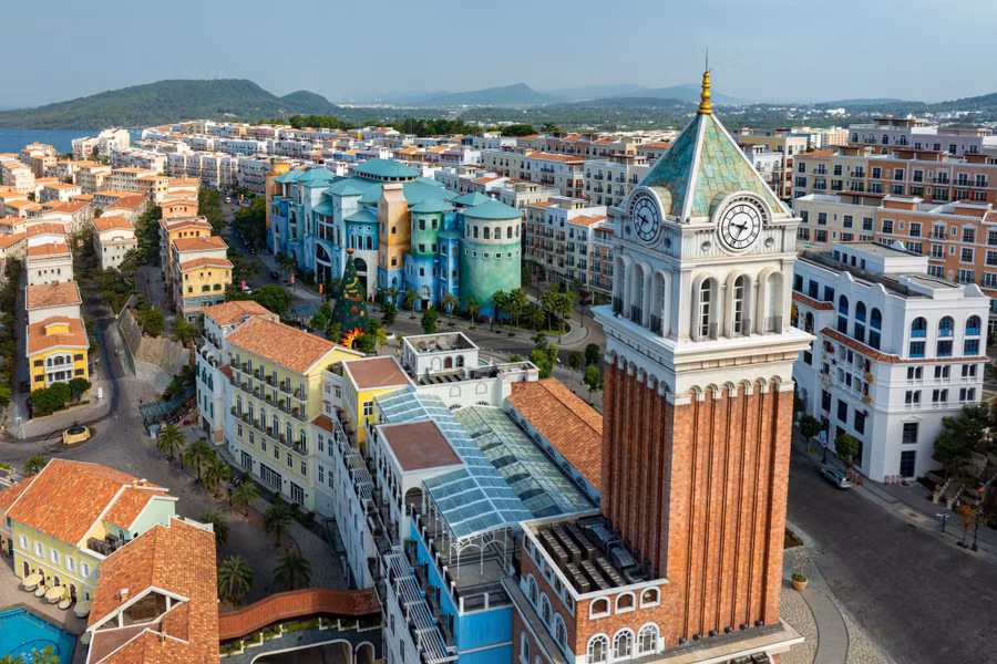 Các tổ hợp kiến trúc được Sun Group xây dựng tại đặc khu Phú Quốc. ẢNH: NGÔ TRẦN HẢI AN