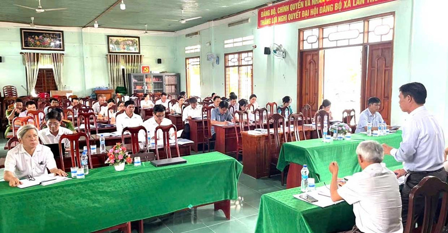 Đảng bộ xã Vĩnh Quang tổ chức họp triển khai mô hình “Chi bộ 4 tốt” và “Đảng bộ cơ sở 4 tốt”. Ảnh: ĐVCC 3-2.jpg