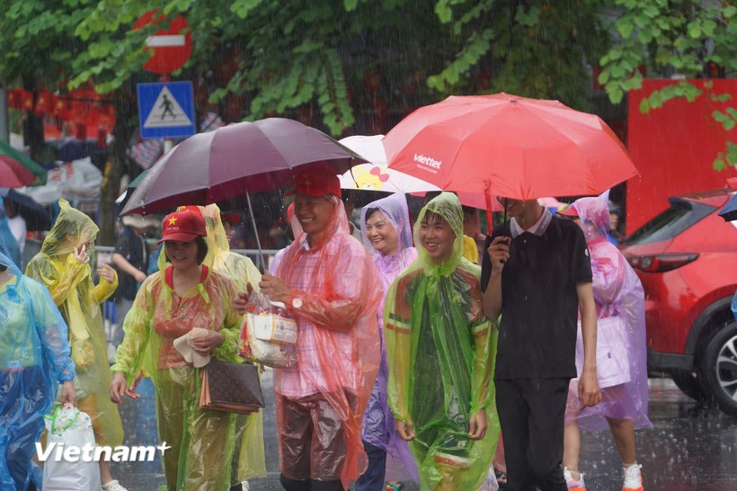 Hà Nội có mưa rào. (Ảnh: Hoài Nam/Vietnam+) thoi-tiet-dip-quoc-khanh.jpg