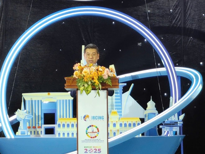 Ông Nguyễn Văn Dũng - Phó Chủ tịch Uỷ ban Nhân dân Thành phố Hồ Chí Minh phát biểu khai mạc. Ông Nguyễn Văn Dũng - Phó Chủ tịch Uỷ ban Nhân dân Thành phố Hồ Chí Minh phát biểu khai mạc.