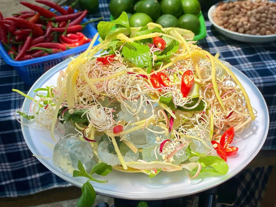 Gỏi nuốt bông bần. Ảnh: Tư liệu goihoa.jpg