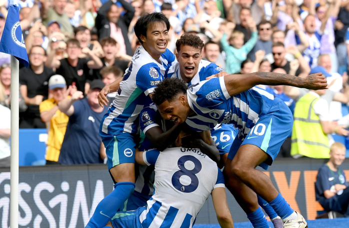 Brighton vui mừng với chiến thắng đầu tay ở mùa giải mới Brighton vui mừng với chiến thắng đầu tay ở mùa giải mới