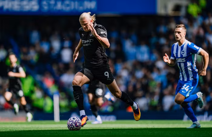 Erling Haaland thi đấu xông xáo ở trận đấu thứ 100 tại Ngoại hạng Anh