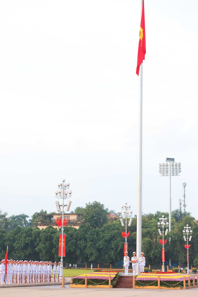 Lễ thượng cờ mừng 79 năm Ngày Quốc khánh tại Quảng trường Ba Đình lịch sử. (Ảnh: Hoàng Hiếu/TTXVN) Lễ thượng cờ mừng 79 năm Ngày Quốc khánh tại Quảng trường Ba Đình lịch sử. (Ảnh: Hoàng Hiếu/TTXVN)