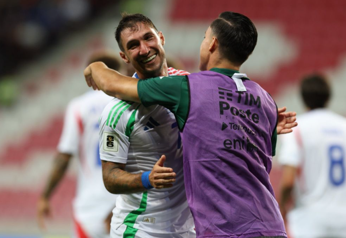 Mateo Politano đưa đội bóng Thiên thanh vượt lên dẫn 3-2 Mateo Politano đưa đội bóng Thiên thanh vượt lên dẫn 3-2