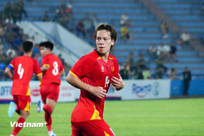 Lê Viktor ghi bàn giúp U23 Việt Nam giành chiến thắng. (Ảnh: Việt Anh/Vietnam+) Lê Viktor ghi bàn giúp U23 Việt Nam giành chiến thắng. (Ảnh: Việt Anh/Vietnam+)