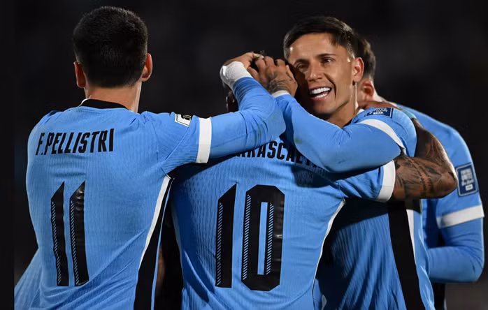 Uruguay trầy trật nhưng cũng kịp giành vé dự World Cup