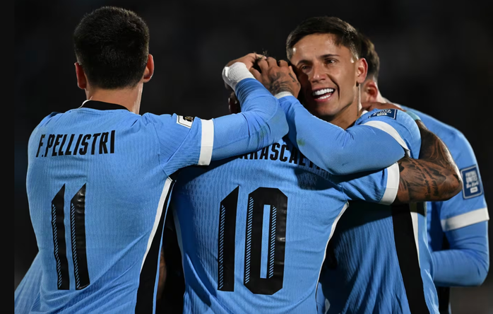 Uruguay trầy trật nhưng cũng kịp giành vé dự World Cup Uruguay trầy trật nhưng cũng kịp giành vé dự World Cup