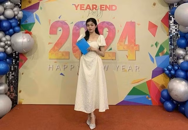 Mai Thi tận dụng lợi thế của mình để tìm công việc làm thêm phù hợp. ẢNH: NVCC