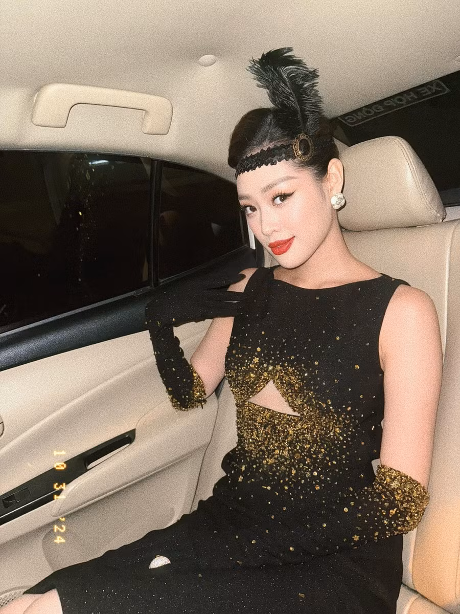 Khánh Vân trong tạo hình quý cô cổ điển Hollywood xưa. Hoa hậu Hoàn vũ Việt Nam 2019 trước đó đăng ảnh loạt ảnh cưới phong cách Halloween.