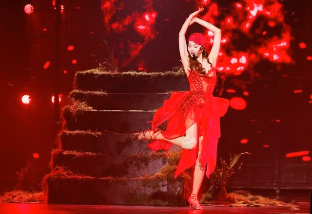 Minh Hằng ngày càng nhuận sắc