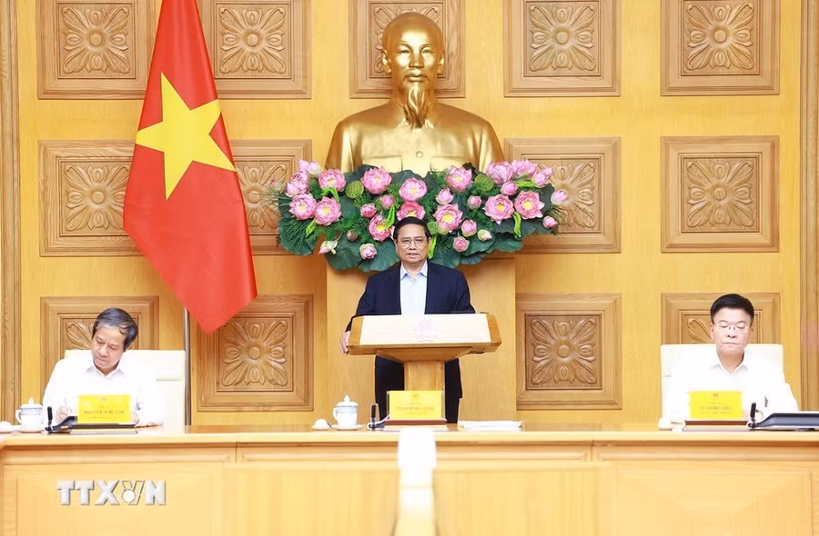 Thủ tướng Phạm Minh Chính, Chủ tịch Ủy ban quốc gia đổi mới giáo dục và đào tạo, phát biểu chỉ đạo phiên họp. (Ảnh: Dương Giang/TTXVN)