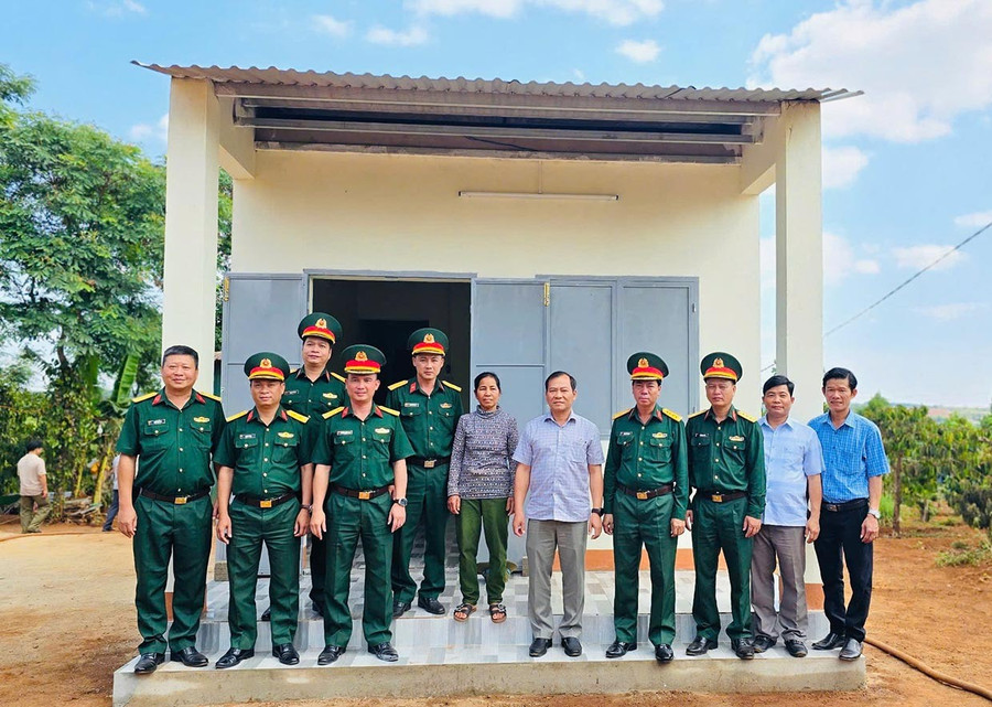 Nhờ chủ động trong triển khai xóa nhà tạm, nhà dột nát, TP. Pleiku là địa phương đầu tiên của tỉnh hoàn thành chương trình. Ảnh: P.D 2a-8781.jpg