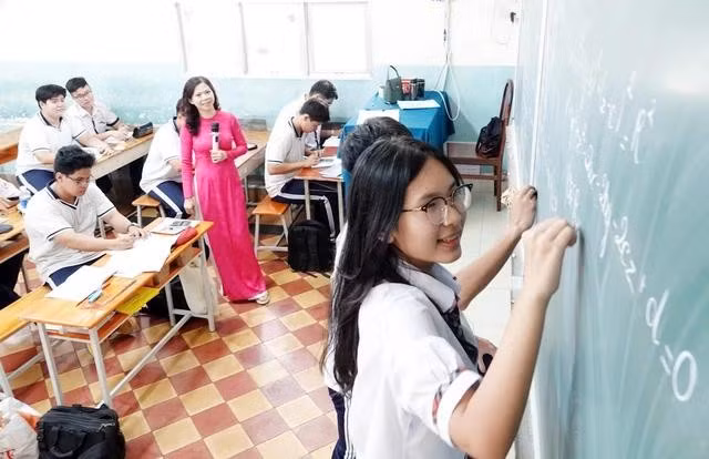 cấp THPT nên giữ nguyên thẩm quyền quản lý thuộc cấp tỉnh như hiện nay. ảnh: Đào Ngọc Thạch