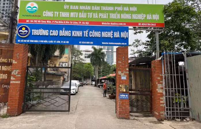 Bộ GD-ĐT yêu cầu Trường CĐ Kinh tế Công nghệ Hà Nội việc báo cáo việc hơn 100 sinh viên bị dừng học không lý do