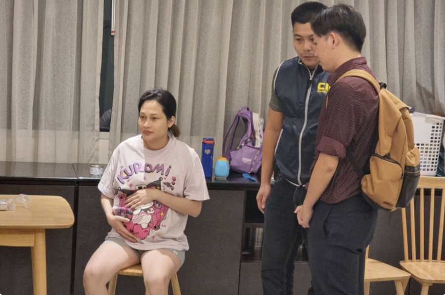 Ngo Thi Theu, tức "Madam Ngo", 30 tuổi, tại một khách sạn ở khu vực Klong Tan Nuea. Ảnh: Bangkok Post Ngo Thi Theu, tức "Madam Ngo", 30 tuổi, tại một khách sạn ở khu vực Klong Tan Nuea. Ảnh: Bangkok Post