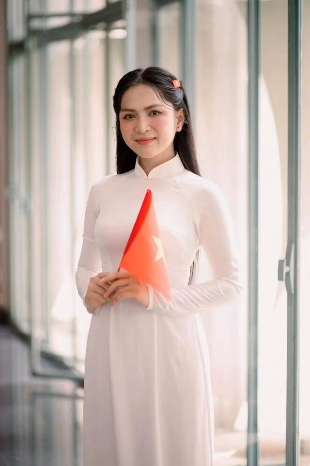 Duyên Quỳnh không tăng cát sê, mong muốn lan tỏa sáng tác của Nguyễn Văn Chung đến khán giả. ẢNH: FBNV