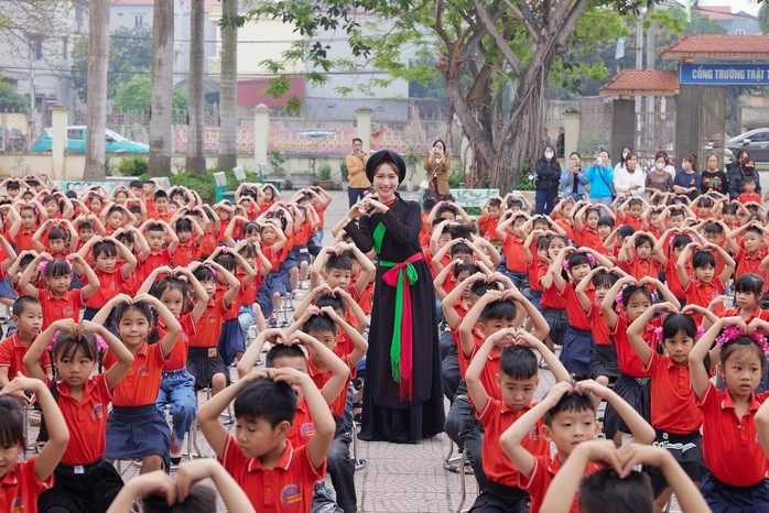 Nhưng hơn cả những con số, cái được nhất của Hòa Minzy là cách cô định vị thương hiệu cá nhân Nhưng hơn cả những con số, cái được nhất của Hòa Minzy là cách cô định vị thương hiệu cá nhân