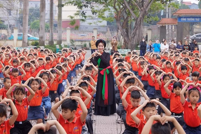 Nhưng hơn cả những con số, cái được nhất của Hòa Minzy là cách cô định vị thương hiệu cá nhân