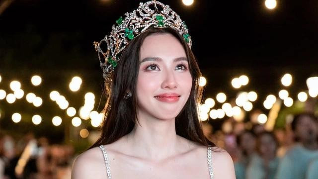 Dân mạng cho rằng ồn ào của Thùy Tiên là bài học về trách nhiệm của người nổi tiếng. Ảnh: TL Dân mạng cho rằng ồn ào của Thùy Tiên là bài học về trách nhiệm của người nổi tiếng. Ảnh: TL