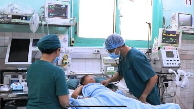 Sức khỏe bệnh nhi dần được cải thiện. ẢNH: BVCC Sức khỏe bệnh nhi dần được cải thiện. ẢNH: BVCC