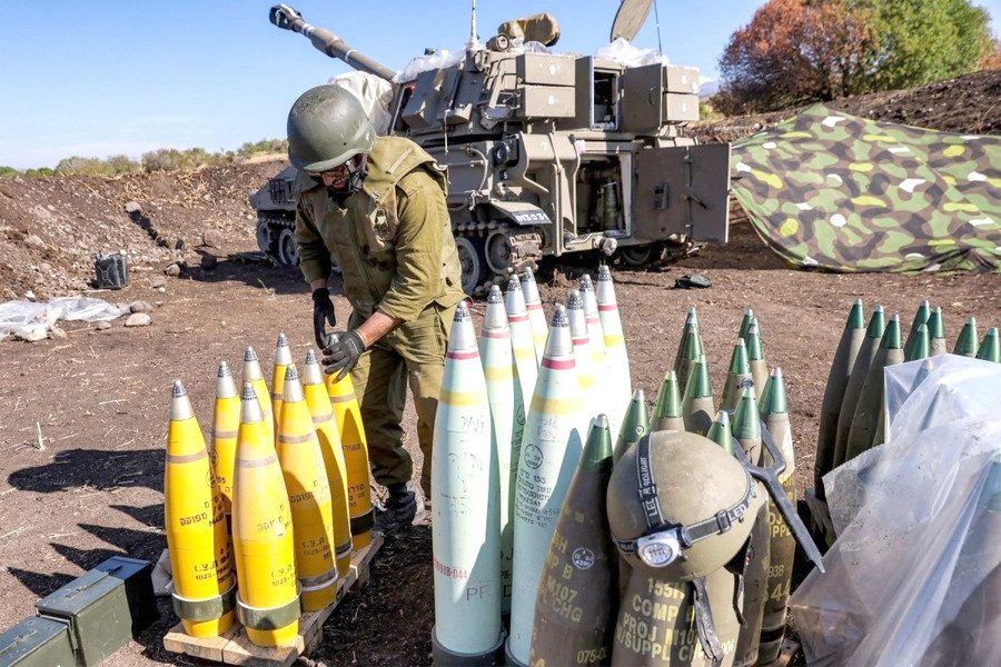 Kể từ khi xung đột bùng phát tại Dải Gaza, Mỹ đã cung cấp 90.000 tấn vũ khí cho Israel. Ảnh: Reuters ke-tu-khi-xung-dot-bung-phat-tai-dai-gaza-my-da-cung-cap-90000-tan-vu-khi-cho-israel-anh-reuters.jpg