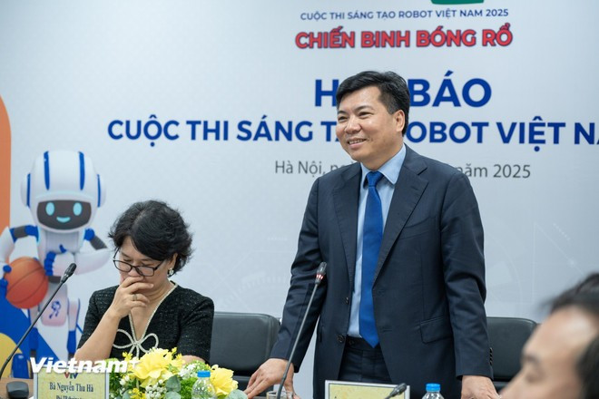 Ông Nguyễn Mạnh Cường - Giám đốc Sở Văn hóa và Thể thao Tỉnh Ninh Bình, đại diện Ban Tổ chức Robocon tại địa phương. Ảnh: Minh Sơn/Vietnam+ Ông Nguyễn Mạnh Cường - Giám đốc Sở Văn hóa và Thể thao Tỉnh Ninh Bình, đại diện Ban Tổ chức Robocon tại địa phương. Ảnh: Minh Sơn/Vietnam+