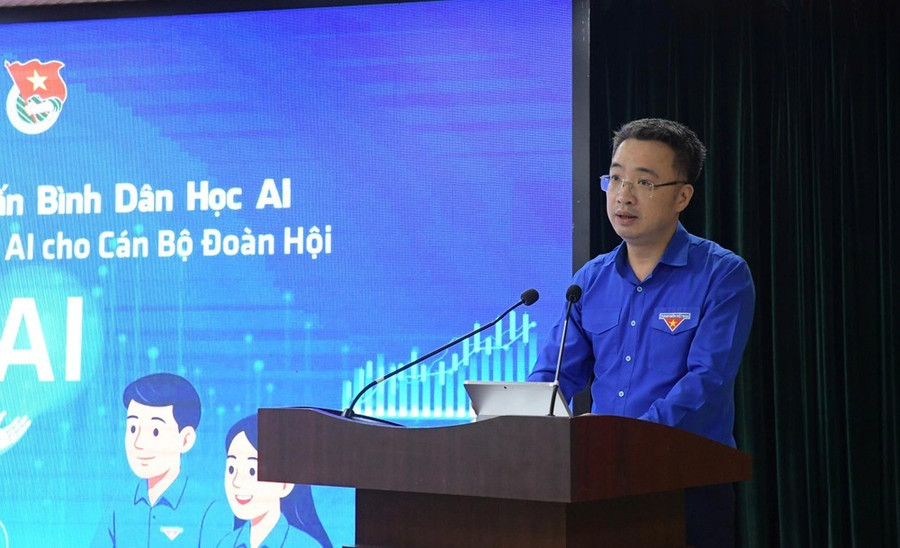 Bí thư Trung ương Đoàn Nguyễn Tường Lâm phát biểu khai mạc chương trình Bí thư Trung ương Đoàn Nguyễn Tường Lâm phát biểu khai mạc chương trình