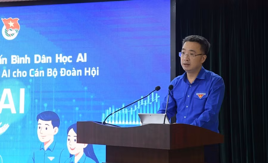 Bí thư Trung ương Đoàn Nguyễn Tường Lâm phát biểu khai mạc chương trình