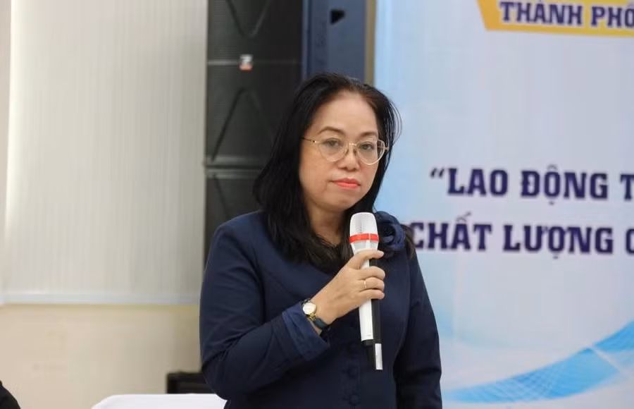 Bà Lượng Thị Tới trăn trở về bài toán giữ chân và phát triển lao động trẻ. ẢNH: AN VY