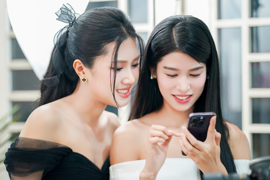 Cuối tháng 5, 25 thí sinh khắp ba miền tập trung tại TP Huế, tiếp tục rèn luyện, trải qua những phần thi quan trọng trước khi bước vào đêm chung kết. Ban giám khảo sẽ tìm ra cô gái hội tụ bốn trụ cột Nhan sắc, Văn hóa, Trí tuệ và Cống hiến để trao ngôi vị Hoa hậu Việt Nam, thực hiện sứ mệnh vì cộng đồng. Cuối tháng 5, 25 thí sinh khắp ba miền tập trung tại TP Huế, tiếp tục rèn luyện, trải qua những phần thi quan trọng trước khi bước vào đêm chung kết. Ban giám khảo sẽ tìm ra cô gái hội tụ bốn trụ cột Nhan sắc, Văn hóa, Trí tuệ và Cống hiến để trao ngôi vị Hoa hậu Việt Nam, thực hiện sứ mệnh vì cộng đồng.